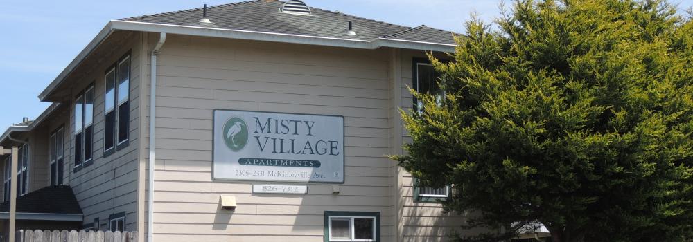 Front view of Misty Village Apartments in McKinleyville California