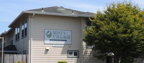 Front view of Misty Village Apartments in McKinleyville California